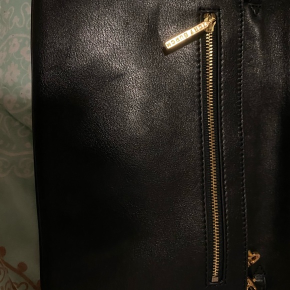 Authentic TORY BURCH Cross body - Picture 3 of 7